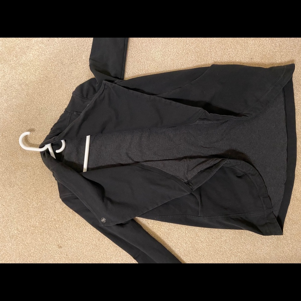 RARE lululemon jacket/cover up